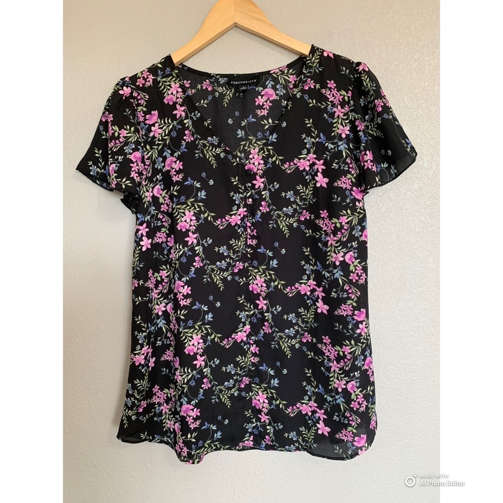 Fortune + Ivy Black Floral Short Sleeve Blouse Top Size Small NWOT